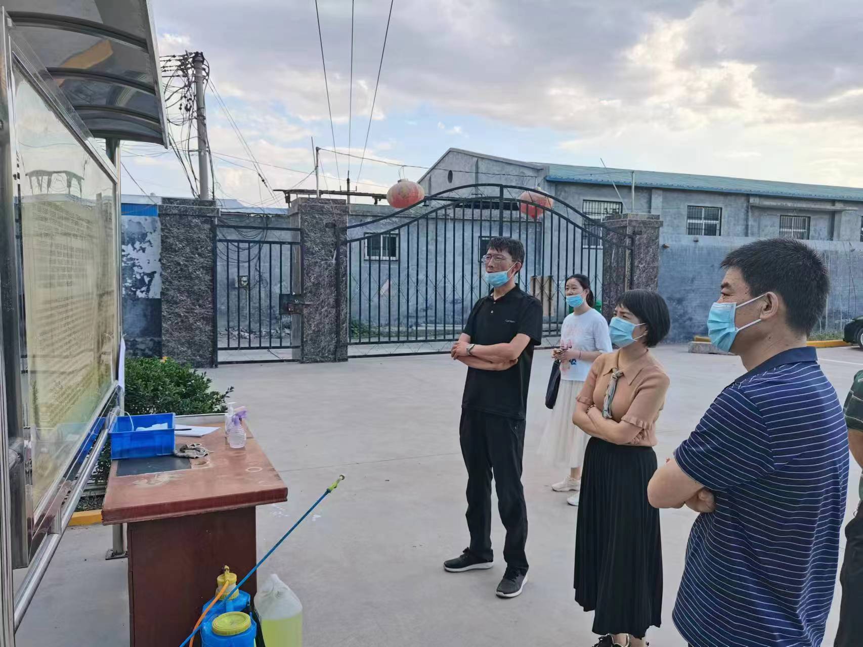 牧野區(qū)副區(qū)長(zhǎng)秦丹丹，科工信局張局長(zhǎng)蒞臨新航參觀指導(dǎo)工作。